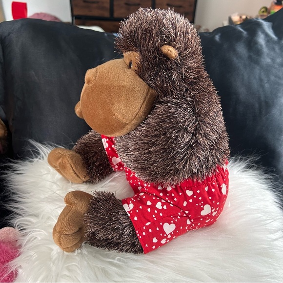 Hallmark Valentines Plush Gorilla “Boom Boom” He’s holding a ♥️~Lights/Sounds! - Picture 5 of 9